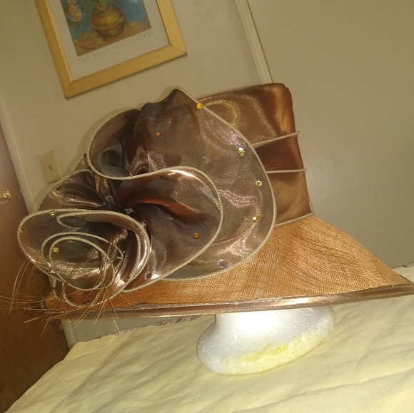 Hat . - Picture 3 of 5